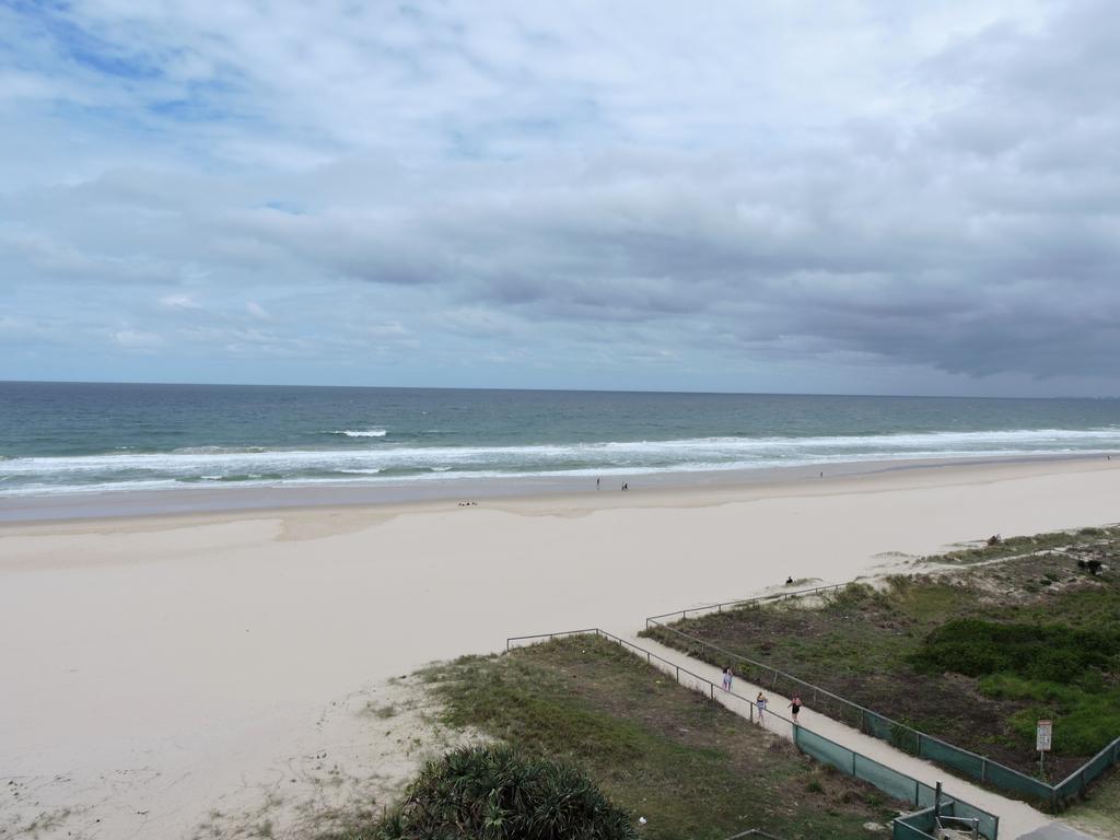 President Holiday Apartments - Absolute Beachfront Gold Coast Exterior foto